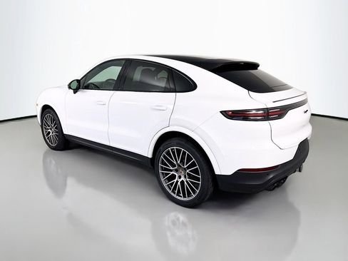 Certified 2023 Porsche Cayenne Platinum Edition AWD/4WD image 3