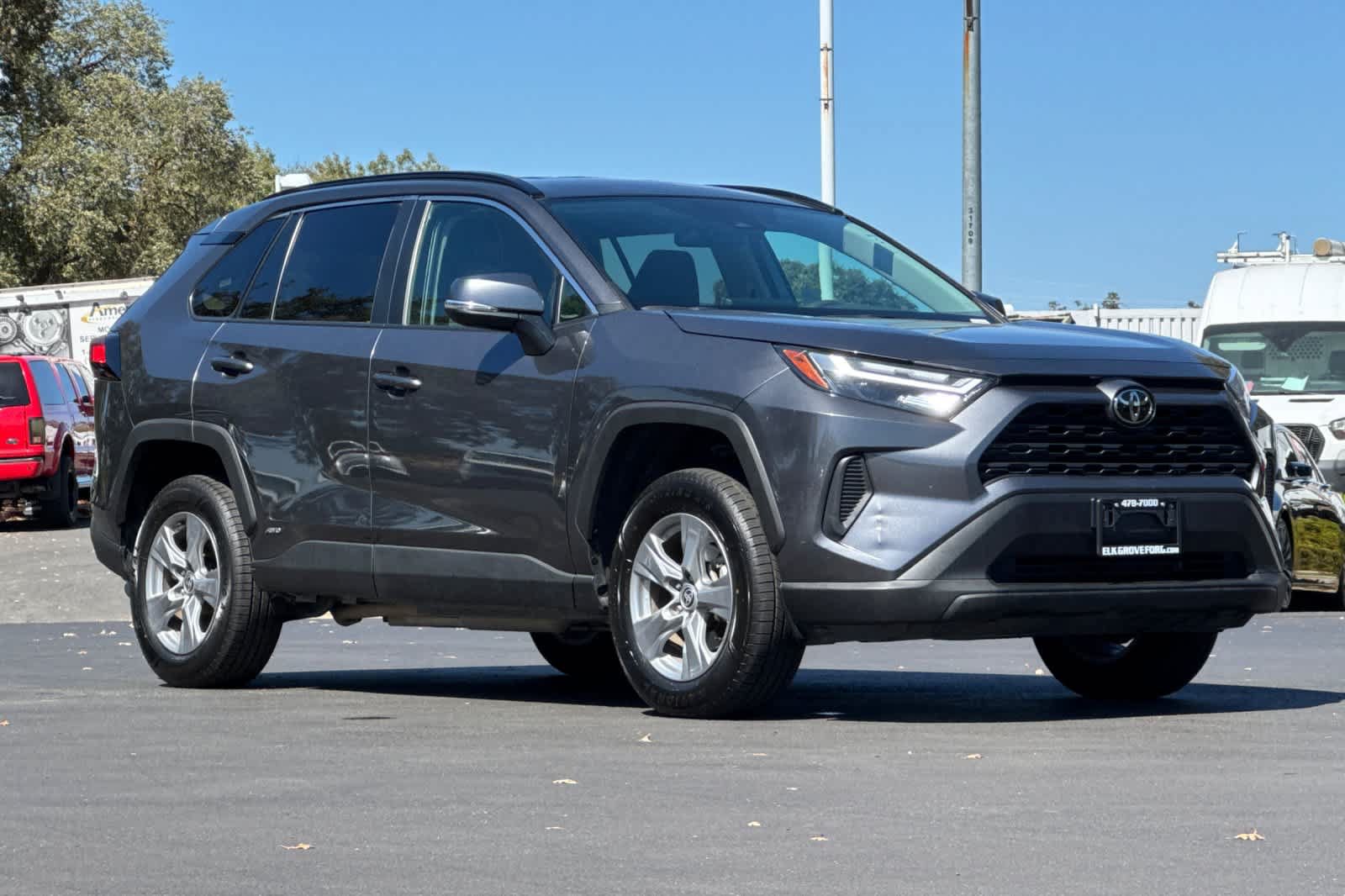 Used 2025 Toyota RAV4 XLE AWD/4WD image 9