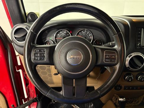 Used 2013 Jeep Wrangler Unlimited Sahara w/ Mopar Chrome Edition Group AWD/4WD image 23