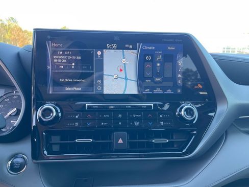 Used 2022 Toyota Highlander Limited image 5