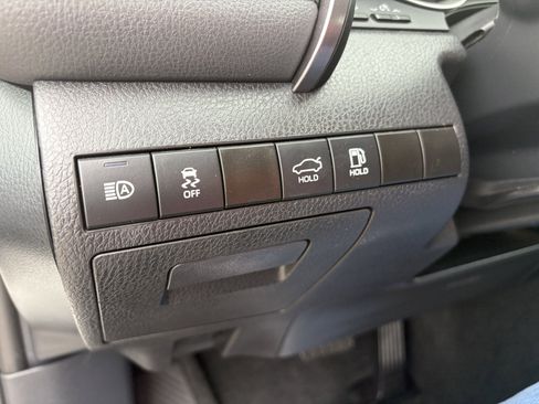 Used 2023 Toyota Camry XLE FWD image 25