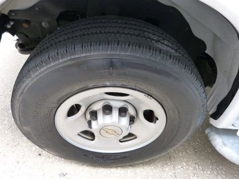 Used 2022 Chevrolet Express 2500 w/ Driver Convenience Package image 36