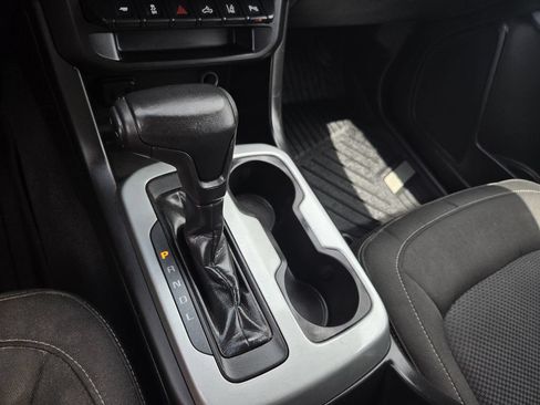 Used 2021 Chevrolet Colorado LT w/ Safety Package RWD image 11