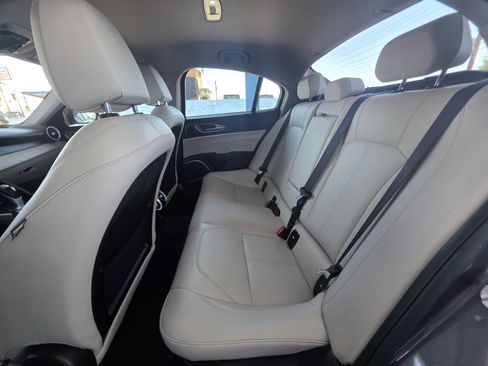 Used 2019 Alfa Romeo Giulia Ti RWD image 15