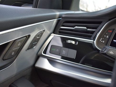 Used 2020 Audi SQ8 Premium Plus w/ Driver Assistance Package image 33