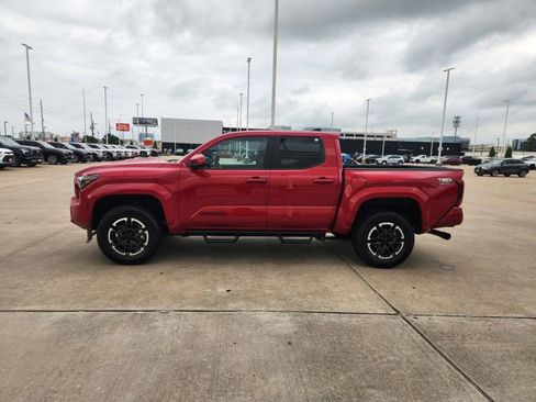 Certified 2026 Toyota Tacoma TRD Sport AWD/4WD image 4