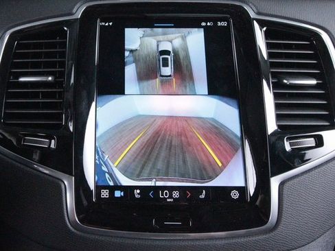 Certified 2025 Volvo XC90 T8 Plus w/ Protection Package Premier image 44