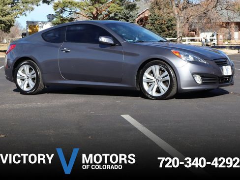 Used 2010 Hyundai Genesis 3.8 image 1