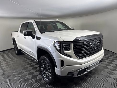 Used 2023 GMC Sierra 1500 Denali Ultimate AWD/4WD image 7