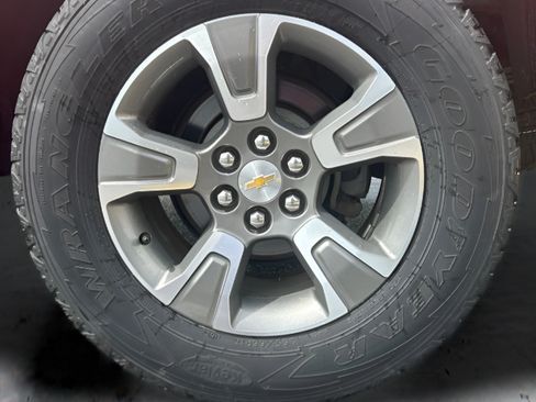 Used 2019 Chevrolet Colorado Z71 AWD/4WD image 23