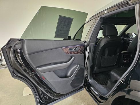 Used 2021 Audi Q8 Prestige AWD/4WD image 27