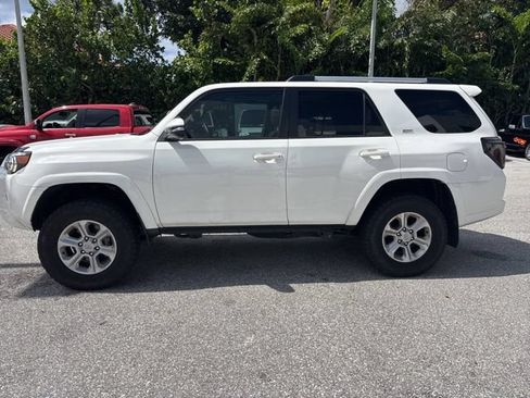 Used 2020 Toyota 4Runner SR5 Premium w/ Moonroof Package AWD/4WD image 4