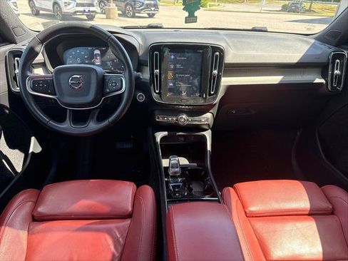 Used 2020 Volvo XC40 T4 Inscription FWD image 23