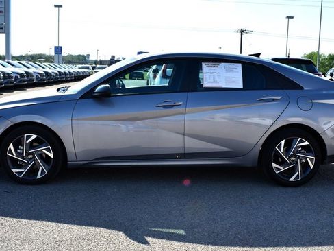 Used 2025 Hyundai Elantra Sport FWD image 5