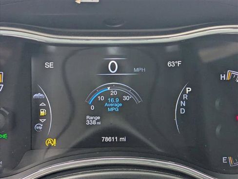 Used 2018 Jeep Grand Cherokee Limited image 16