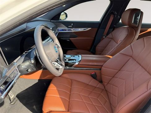 Certified 2026 BMW 750e xDrive 750e xDrive w/ Executive Package image 9