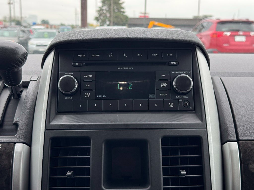 Used 2010 Dodge Grand Caravan SXT FWD image 3