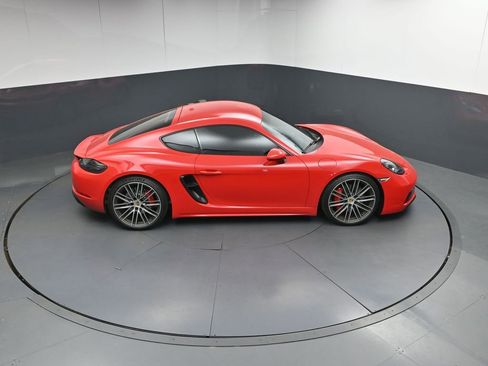 Certified 2025 Porsche 718 Cayman GTS RWD image 37