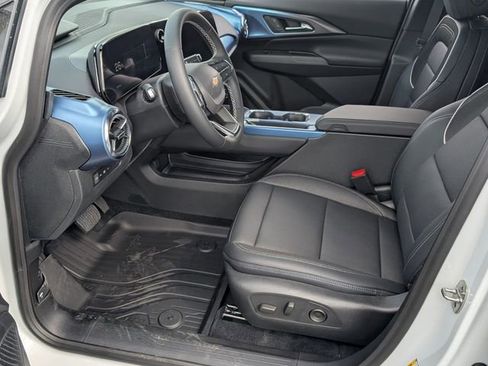 New 2026 Chevrolet Equinox EV LT w/ Convenience Package II AWD/4WD image 5