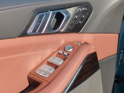 Used 2026 BMW X7 xDrive40i image 15