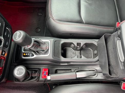 Used 2018 Jeep Wrangler Unlimited Rubicon AWD/4WD image 29