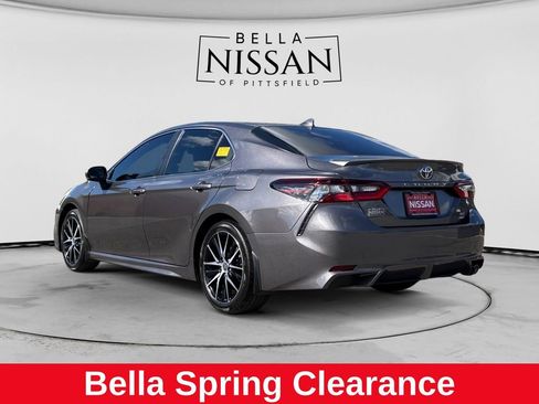 Used 2024 Toyota Camry SE w/ Cold Weather Package AWD/4WD image 3