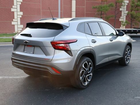 New 2026 Chevrolet Trax RS w/ Sunroof Package FWD image 25