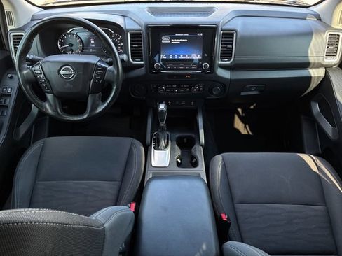 Used 2023 Nissan Frontier SV w/ SV Convenience Package RWD image 9