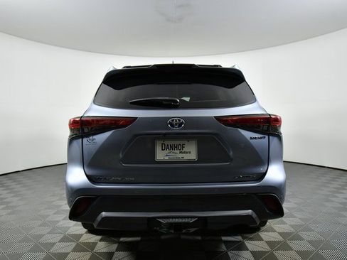 Used 2023 Toyota Highlander Limited image 12