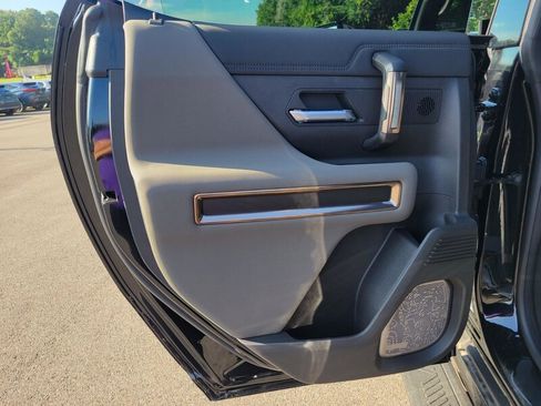 New 2025 GMC Hummer EV 3X w/ LPO, Illumination Package image 31