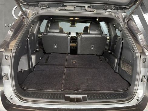 Used 2022 Toyota Highlander XSE FWD image 23