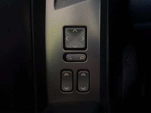 Used 2004 Cadillac XLR RWD image 38