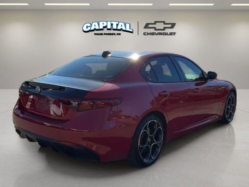 Used 2023 Alfa Romeo Giulia Veloce image 5
