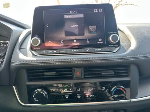 Used 2025 Nissan Rogue S image 14