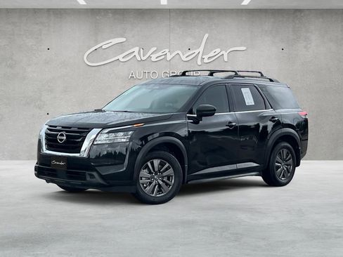 Used 2022 Nissan Pathfinder SV w/ SV Premium Package FWD image 1