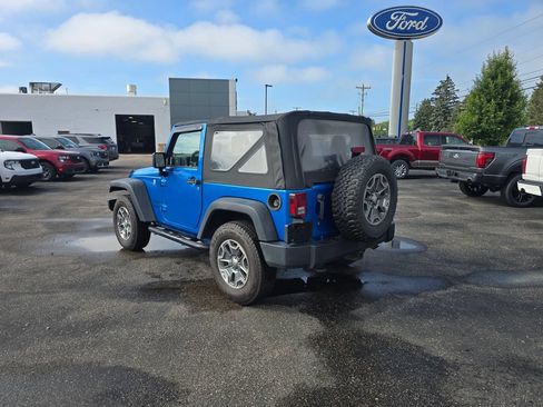 Used 2016 Jeep Wrangler Sport AWD/4WD image 3