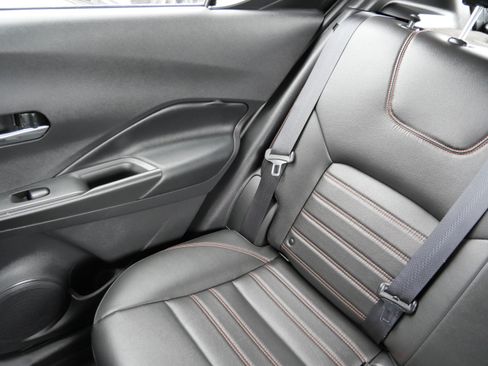 Used 2019 Nissan Kicks SR w/ SR Premium Package image 12