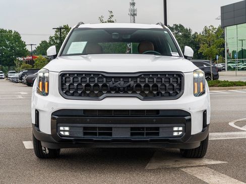 Used 2025 Kia Telluride SX Prestige X-Line AWD/4WD image 2