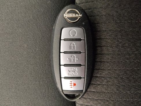 Used 2025 Nissan Altima 2.5 SV image 32