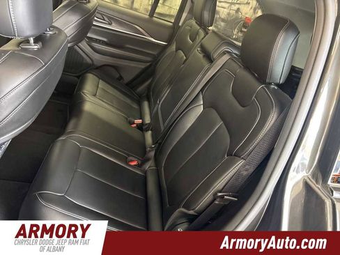 Used 2023 Jeep Grand Cherokee Limited image 22