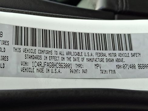 Used 2017 Jeep Grand Cherokee Laredo w/ Quick Order Package 23E image 26