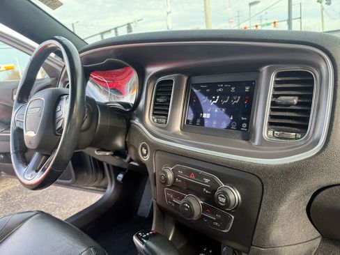 Used 2019 Dodge Charger SXT w/ Leather Interior Group image 23