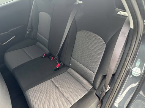 Used 2025 Kia Soul LX w/ LX Technology Package FWD image 27