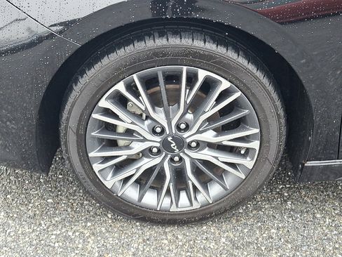 Used 2023 Kia Forte GT-Line w/ GT-Line Premium Package image 9