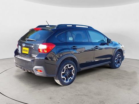 Used 2017 Subaru Crosstrek 2.0i Premium w/ Moonroof Package AWD/4WD image 5