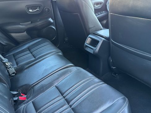 Used 2023 Honda HR-V EX-L image 29