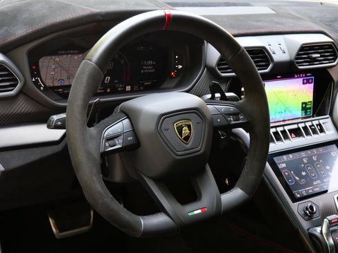 Used 2024 Lamborghini Urus Performante AWD/4WD image 11