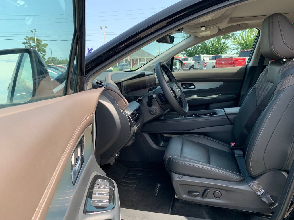 Used 2025 Nissan Murano Platinum w/ Cargo Package AWD/4WD image 26