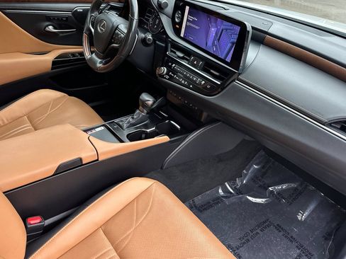 Used 2024 Lexus ES 350 w/ Accessory Package (Z1) FWD image 16