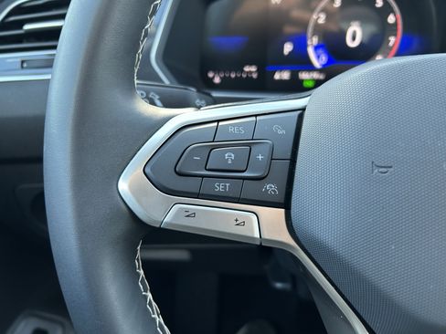 Certified 2024 Volkswagen Tiguan SE image 19